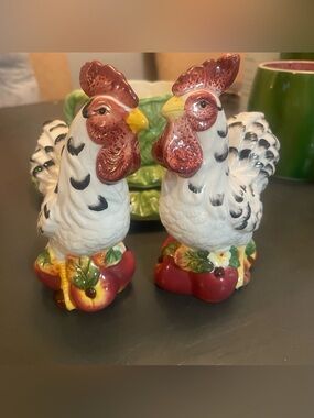 Rooster Salt and Pepper Shakers Red, White, Yellow chickens kitchen collectible